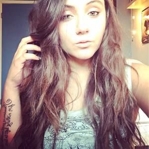 Meet your Posher, Danielle